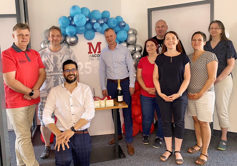 alle_1000x700_web_bearb Magdeburger Mitarbeiter beim 25. Jubiläum der MACON BAU GmbH Magdeburg