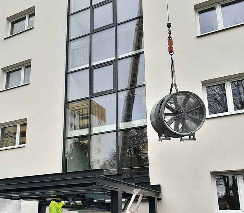 Dreieich, Sudetenring 31, Installation des Luftspülaggregates für das TH im Rahmen der energetische Sanierung durch die MACON BAU GmbH Magdeburg